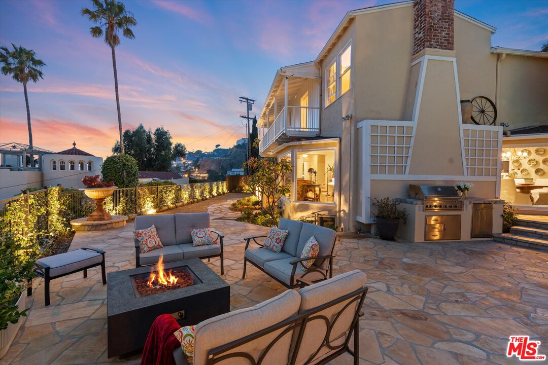 7965 Fareholm Dr