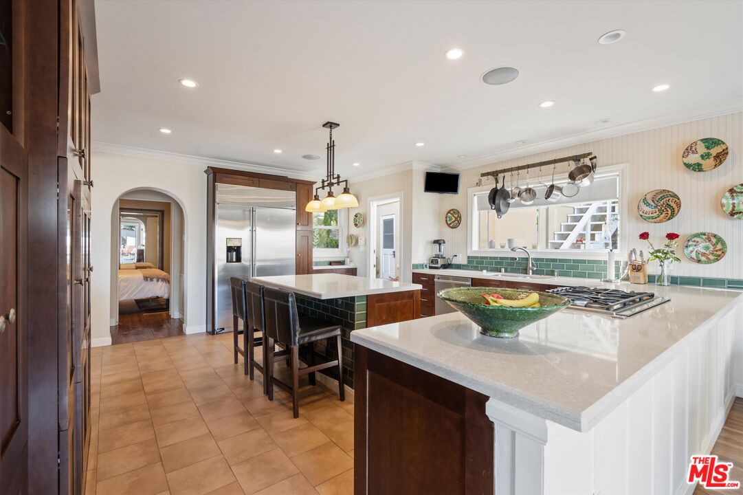 7965 Fareholm Dr