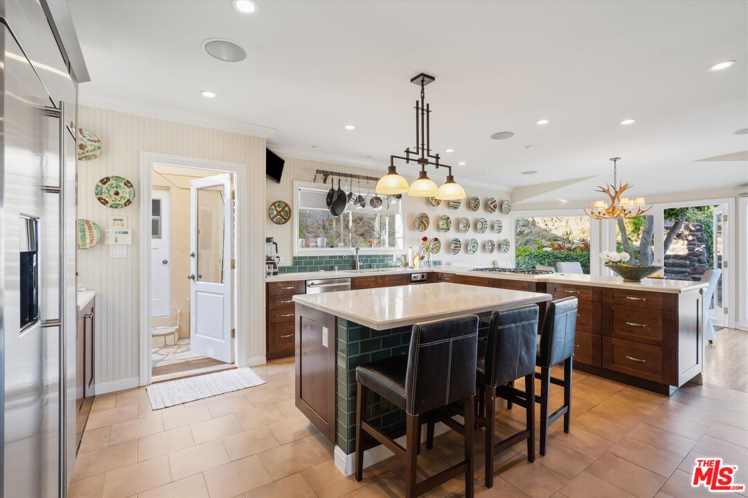 7965 Fareholm Dr