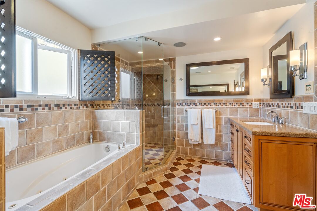 7965 Fareholm Dr