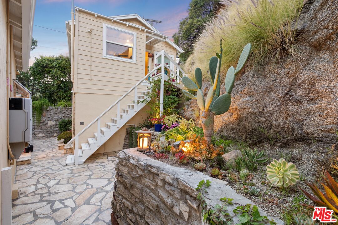 7965 Fareholm Dr