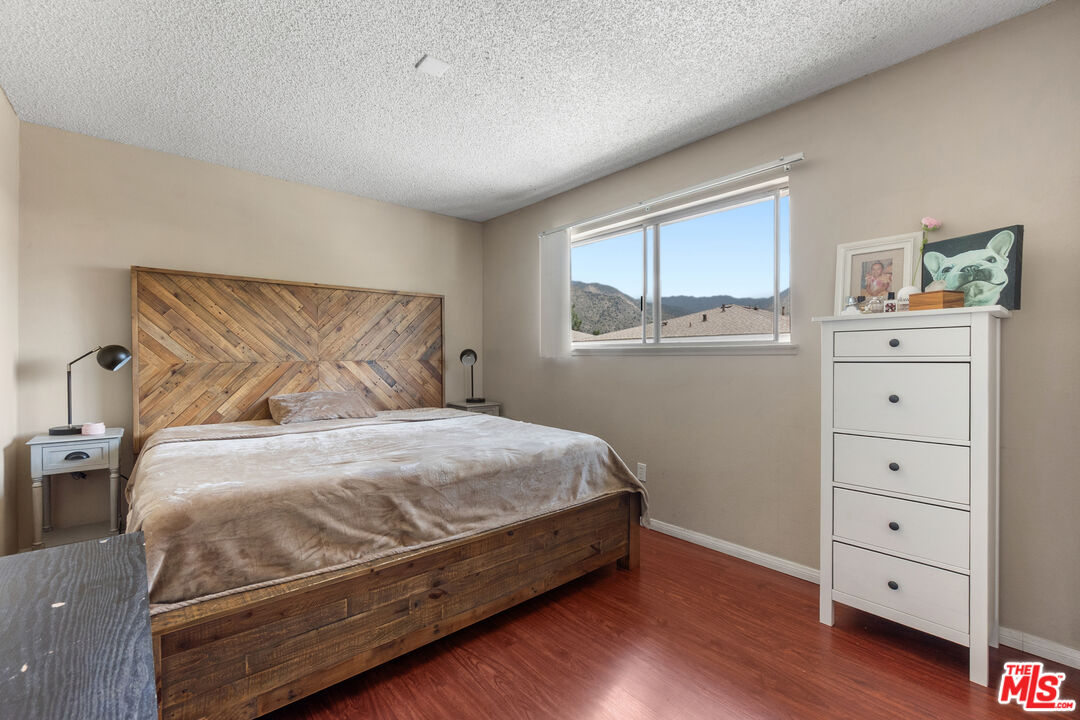 1021 W Sierra Madre Ave Unit: 4