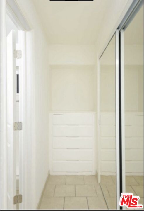 1261 N Laurel Ave Unit: 20