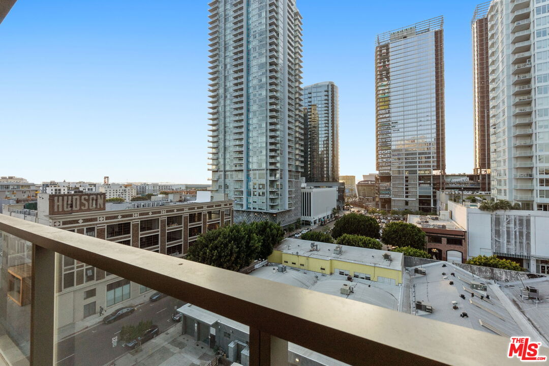 1155 S Grand Ave Unit: 808