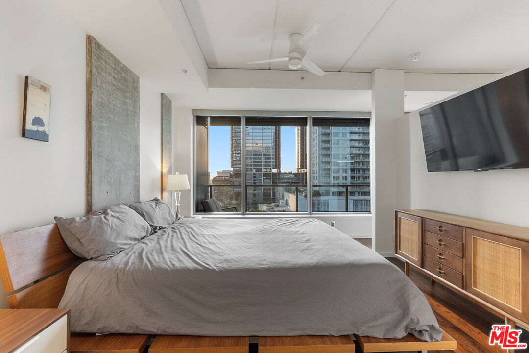 1155 S Grand Ave Unit: 808