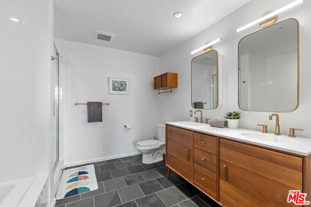 1155 S Grand Ave Unit: 808