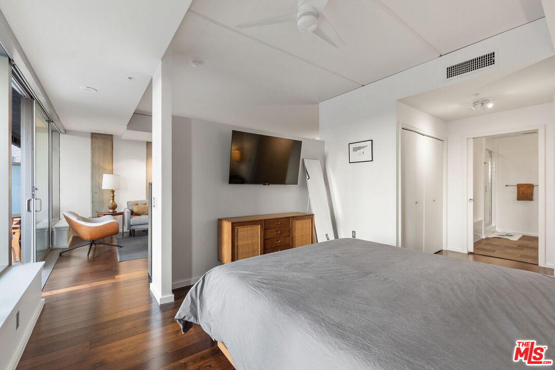 1155 S Grand Ave Unit: 808