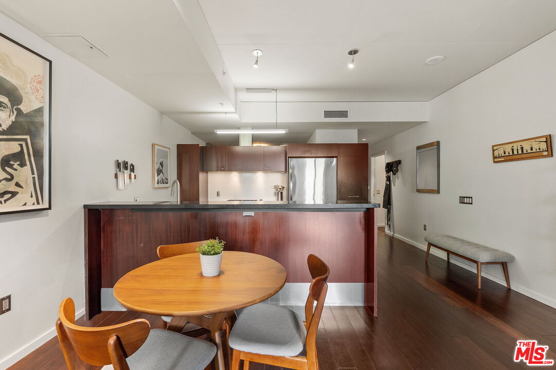 1155 S Grand Ave Unit: 808