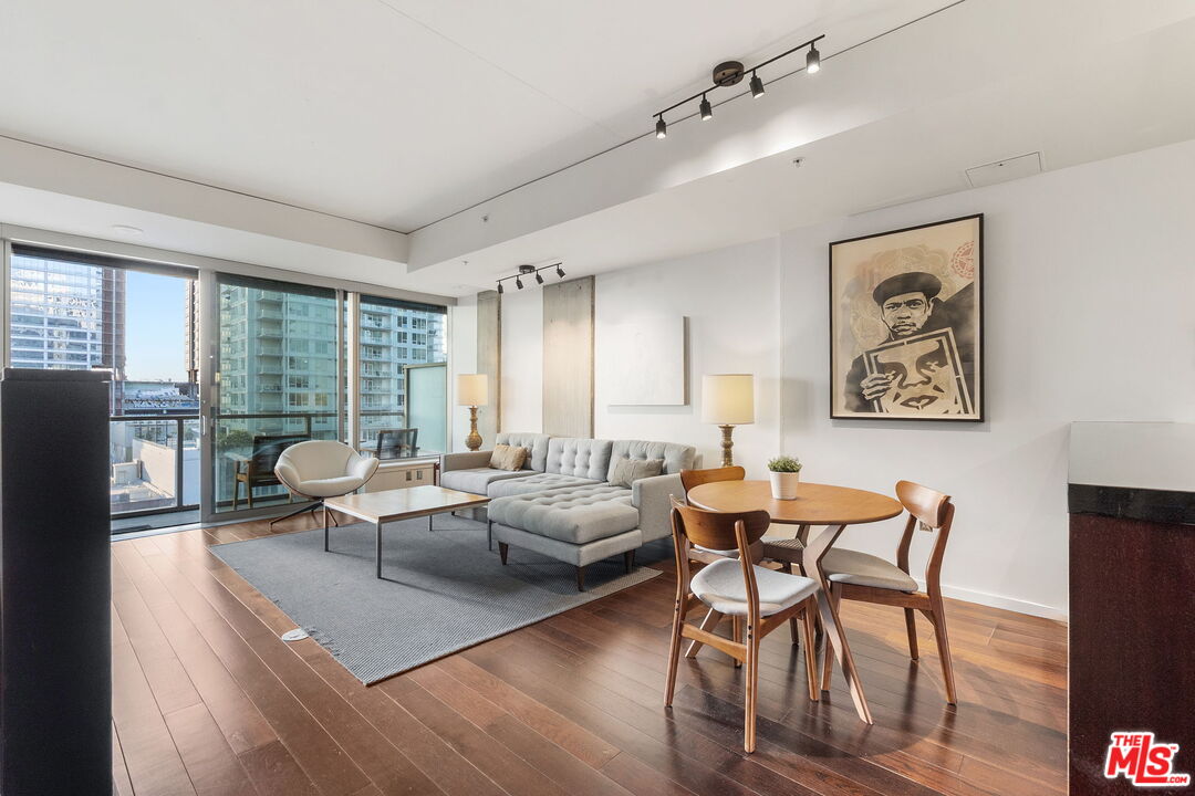 1155 S Grand Ave Unit: 808