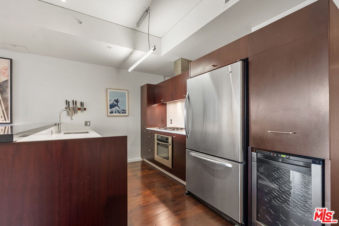 1155 S Grand Ave Unit: 808