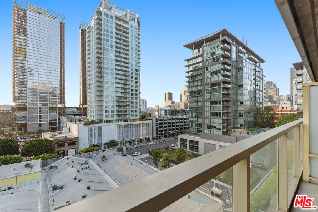 1155 S Grand Ave Unit: 808