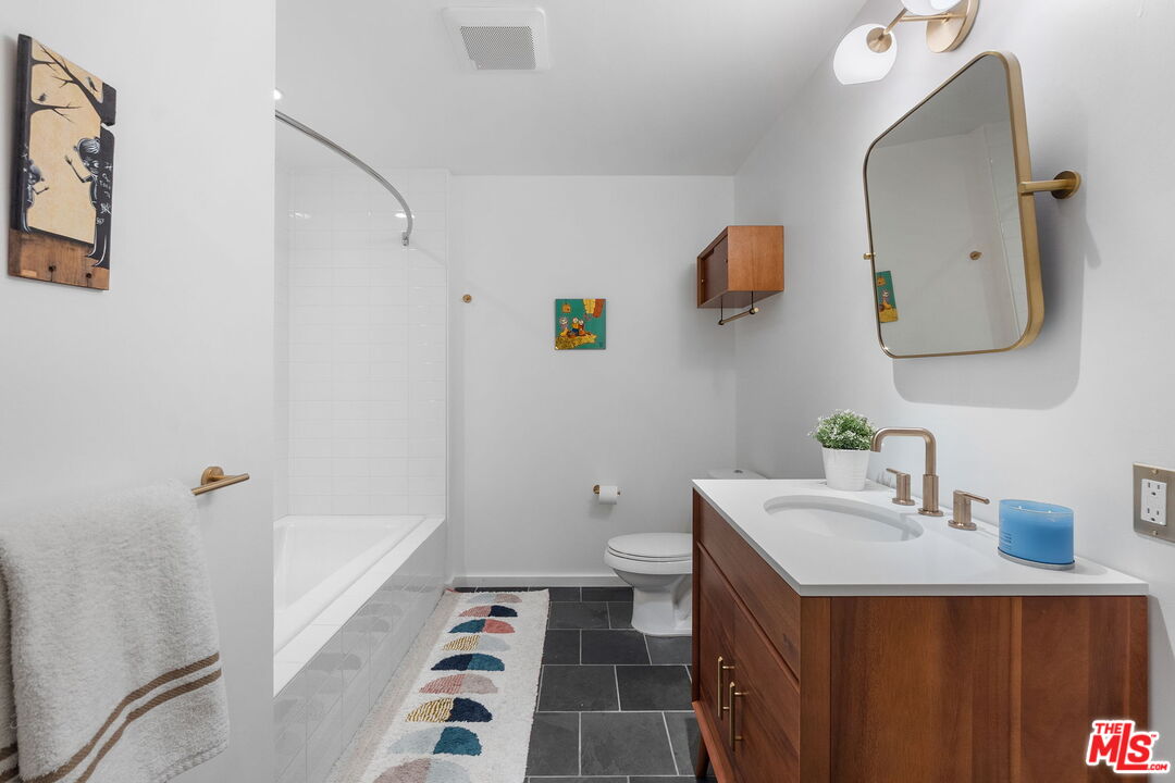 1155 S Grand Ave Unit: 808