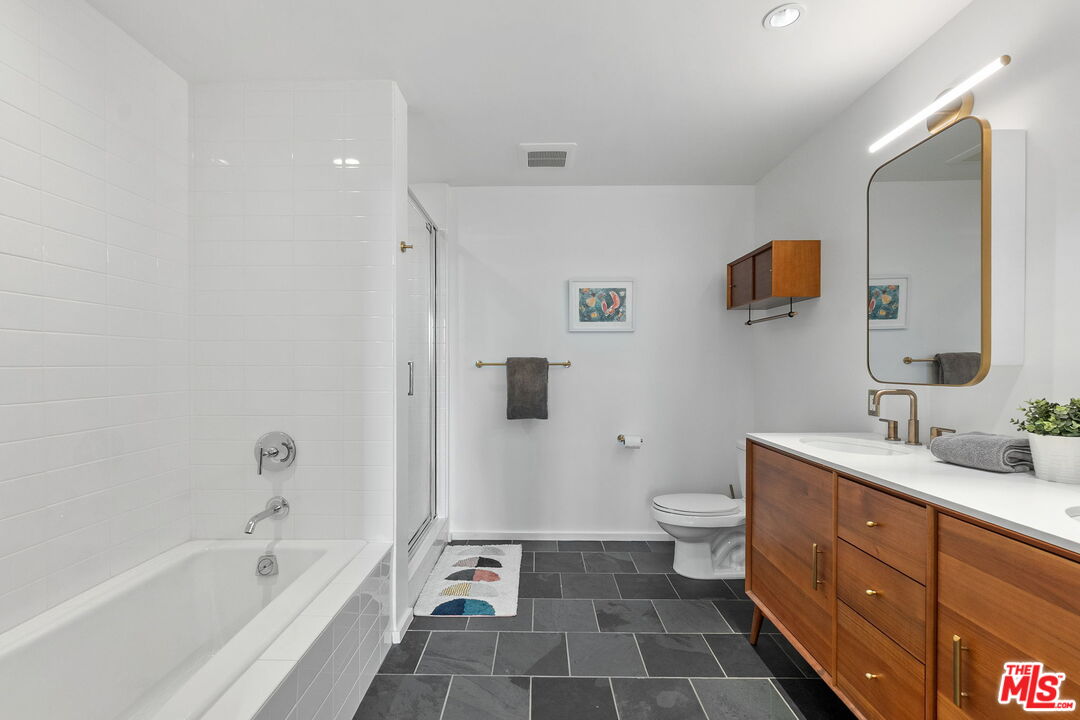 1155 S Grand Ave Unit: 808