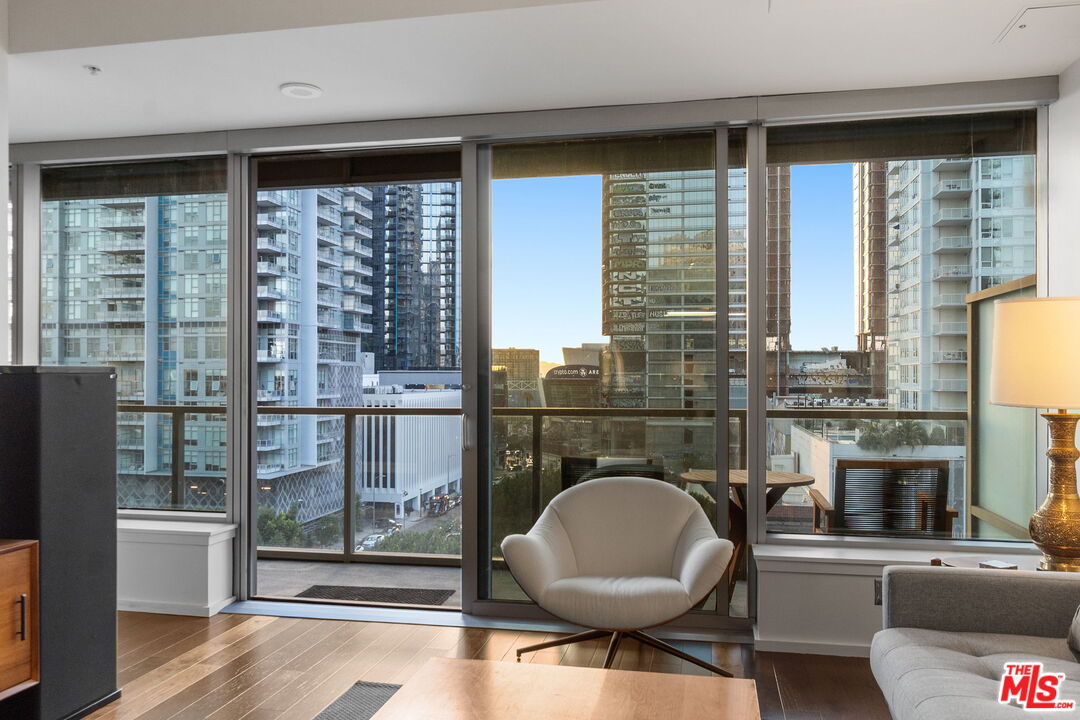1155 S Grand Ave Unit: 808