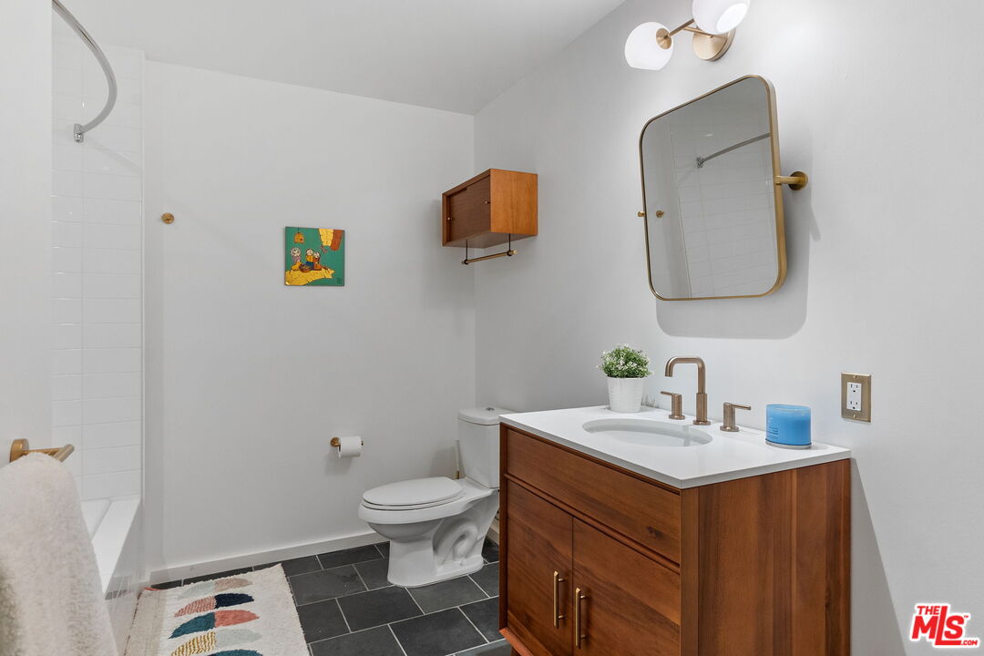 1155 S Grand Ave Unit: 808