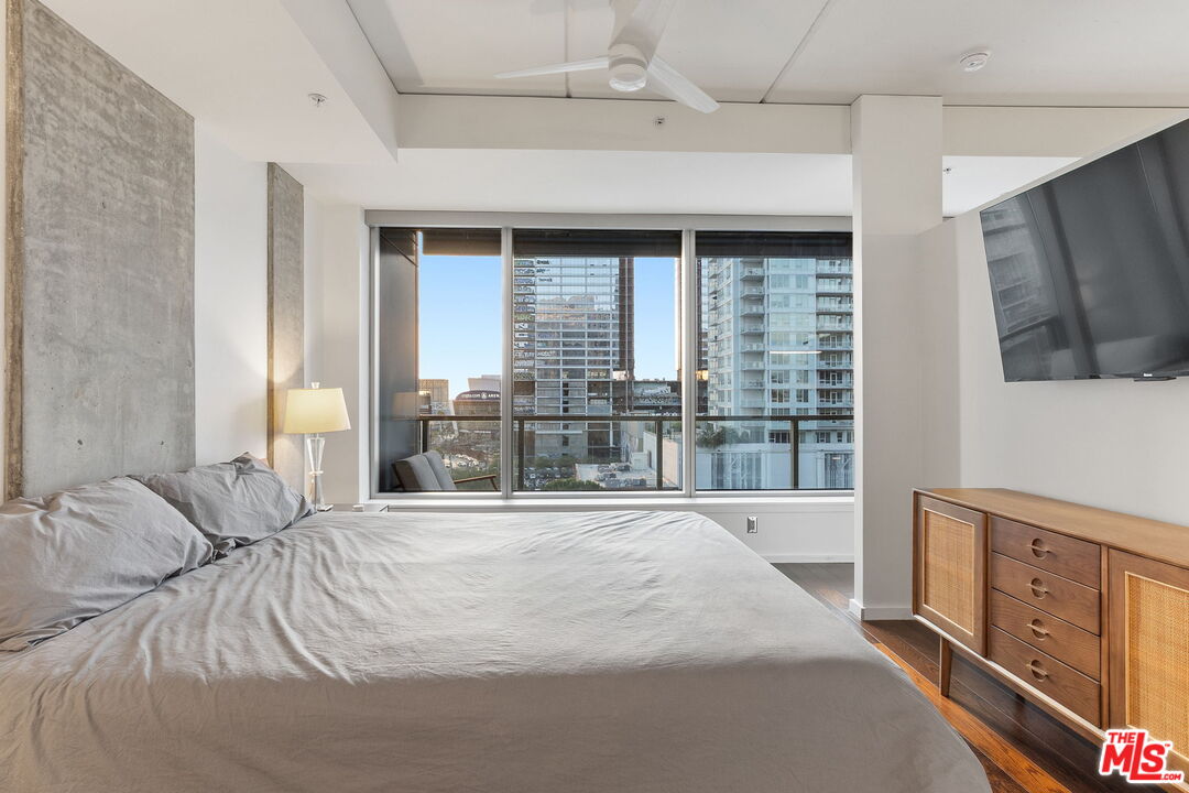 1155 S Grand Ave Unit: 808
