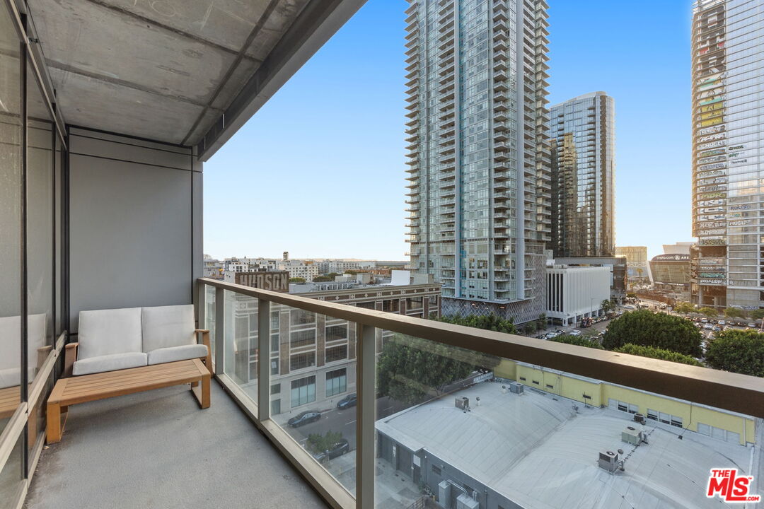 1155 S Grand Ave Unit: 808