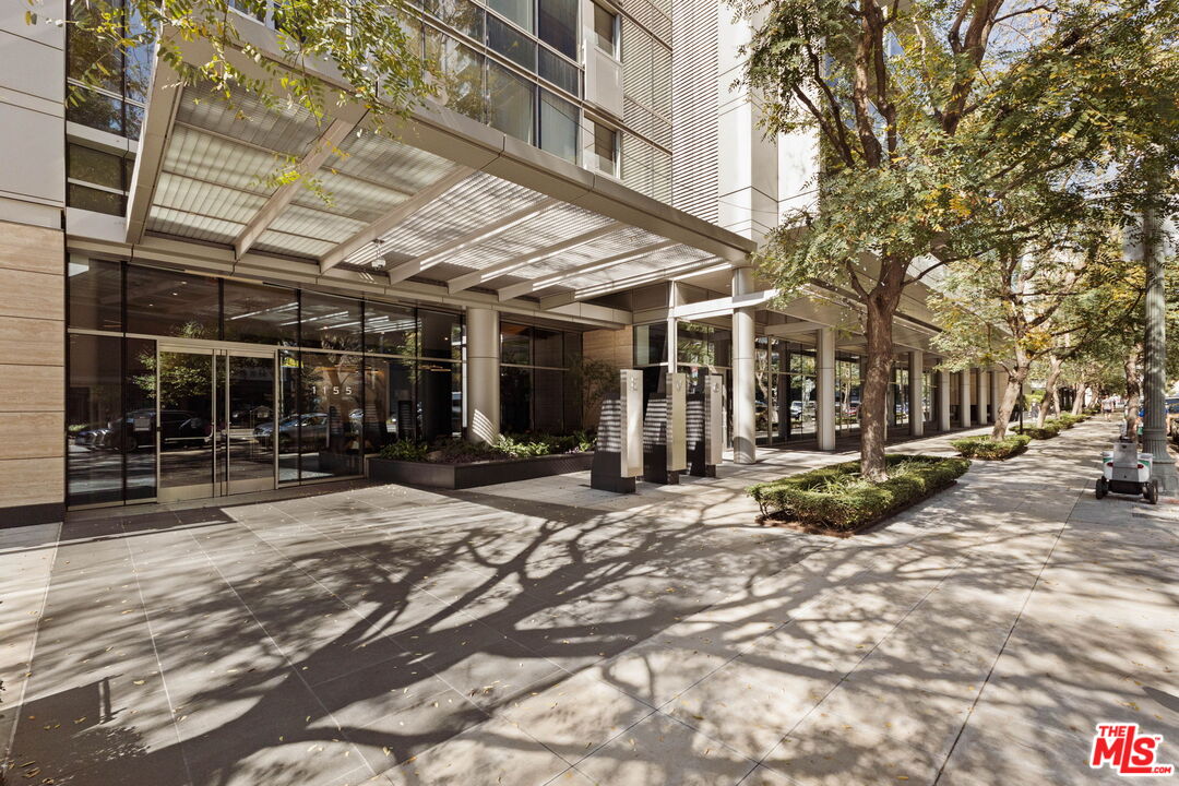 1155 S Grand Ave Unit: 808