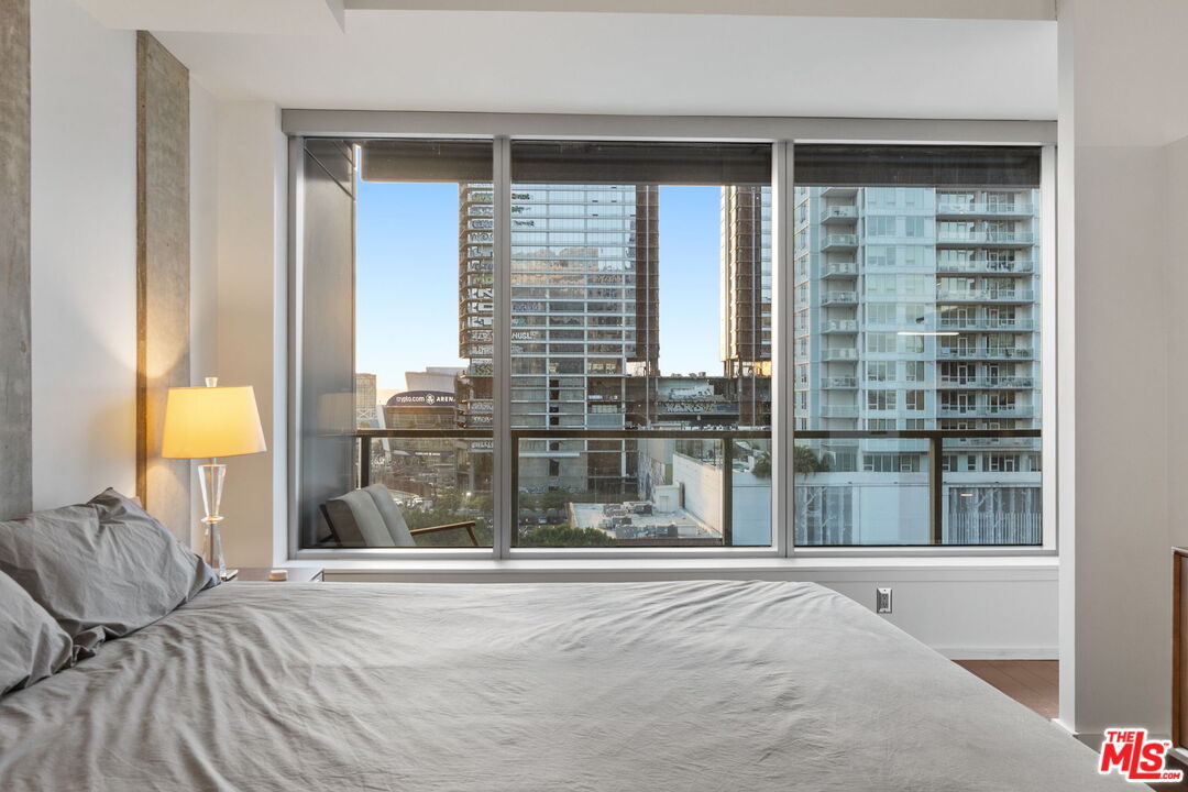 1155 S Grand Ave Unit: 808