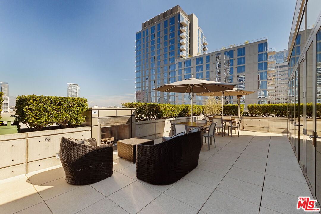 1155 S Grand Ave Unit: 808