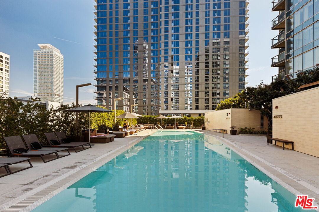 1155 S Grand Ave Unit: 808