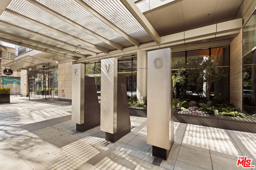 1155 S Grand Ave Unit: 808