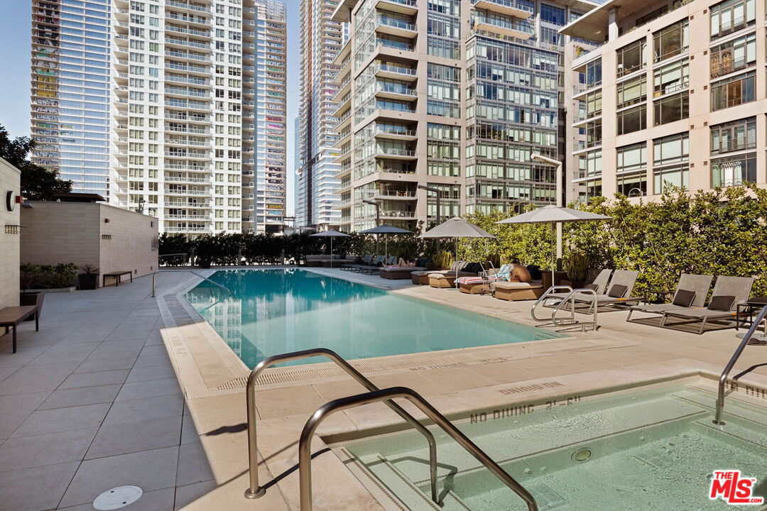1155 S Grand Ave Unit: 808