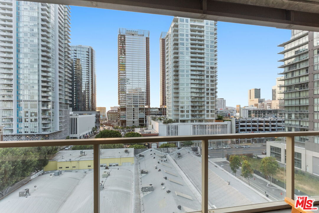 1155 S Grand Ave Unit: 808