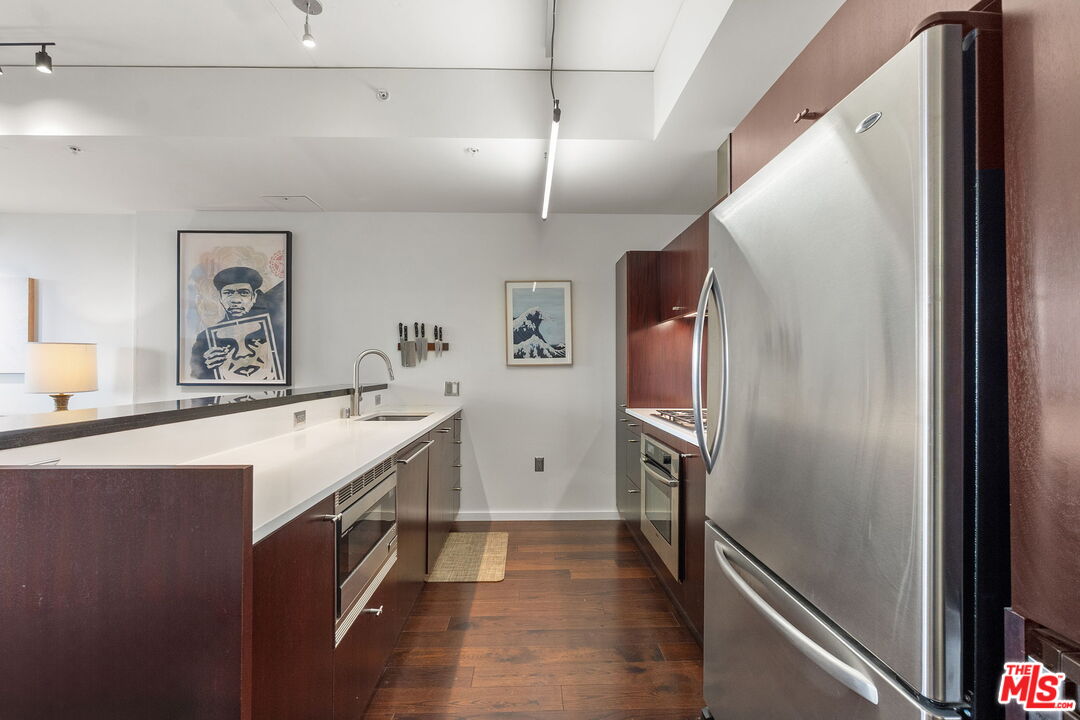1155 S Grand Ave Unit: 808