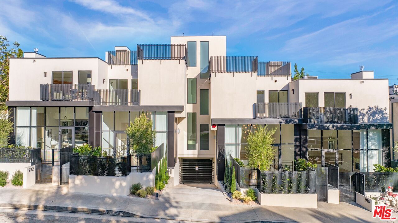 924 West Knoll Dr