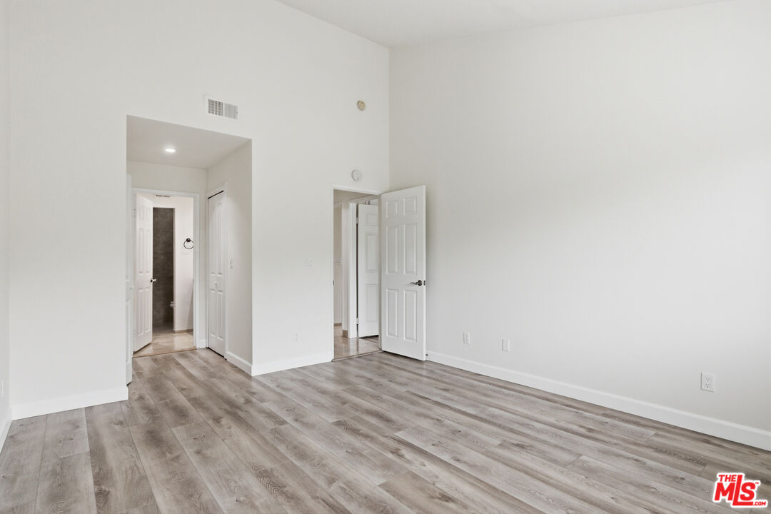 18136 Oxnard St Unit: 39