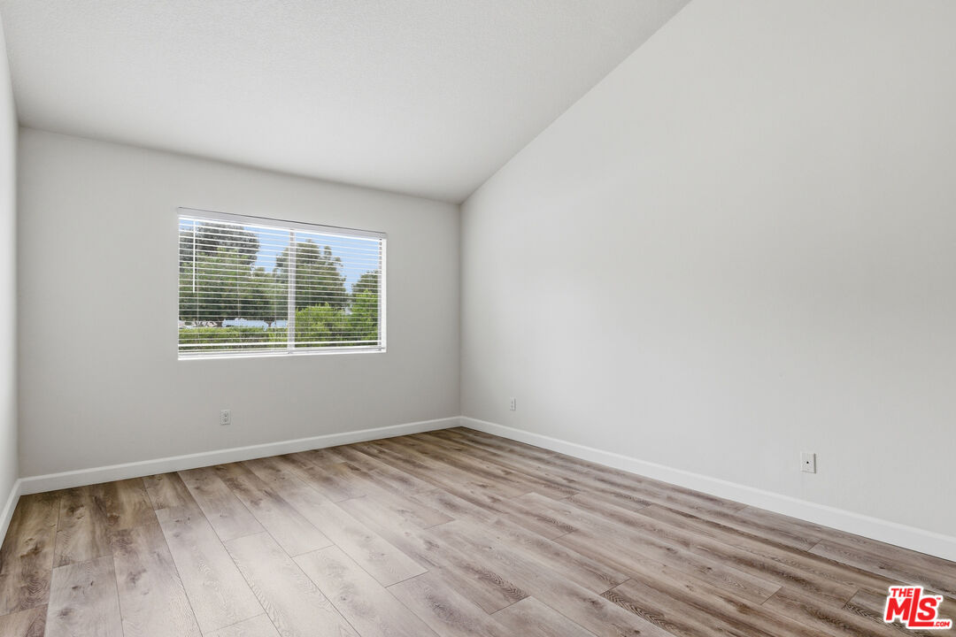 18136 Oxnard St Unit: 39
