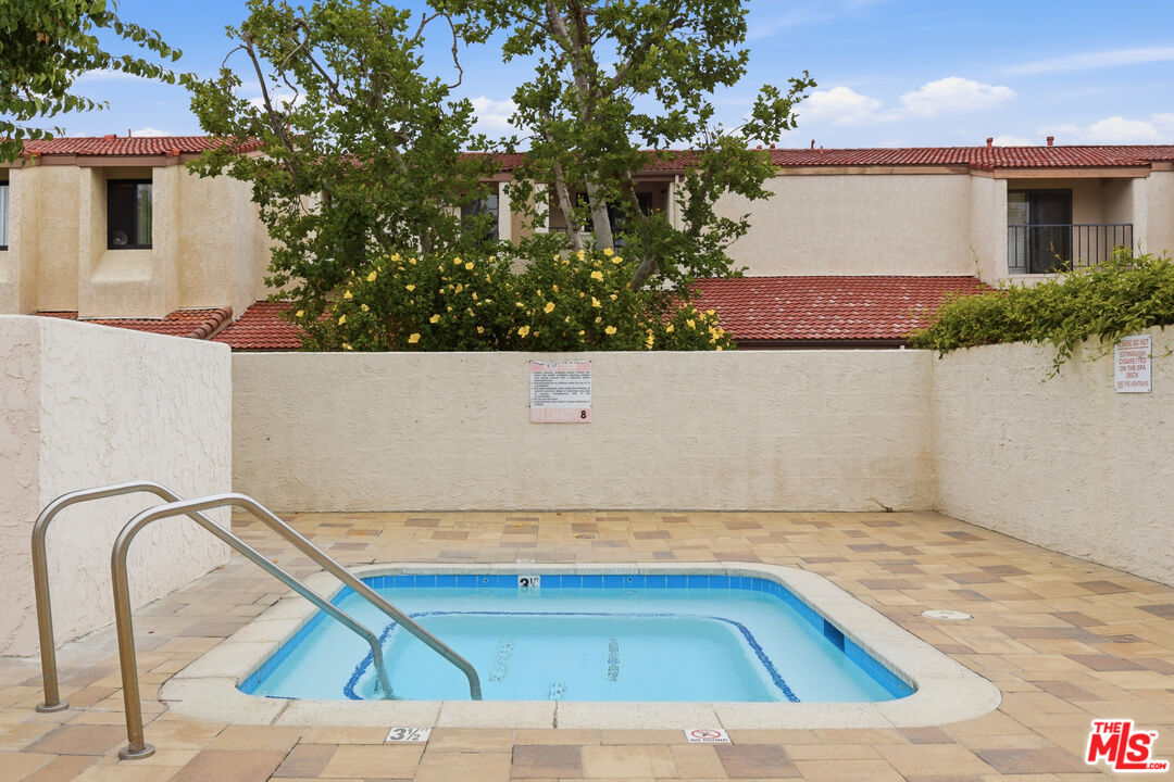 18136 Oxnard St Unit: 39