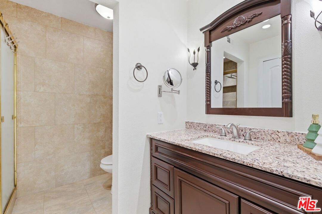 18136 Oxnard St Unit: 39