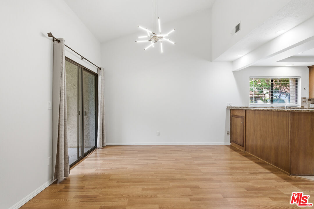 18136 Oxnard St Unit: 39