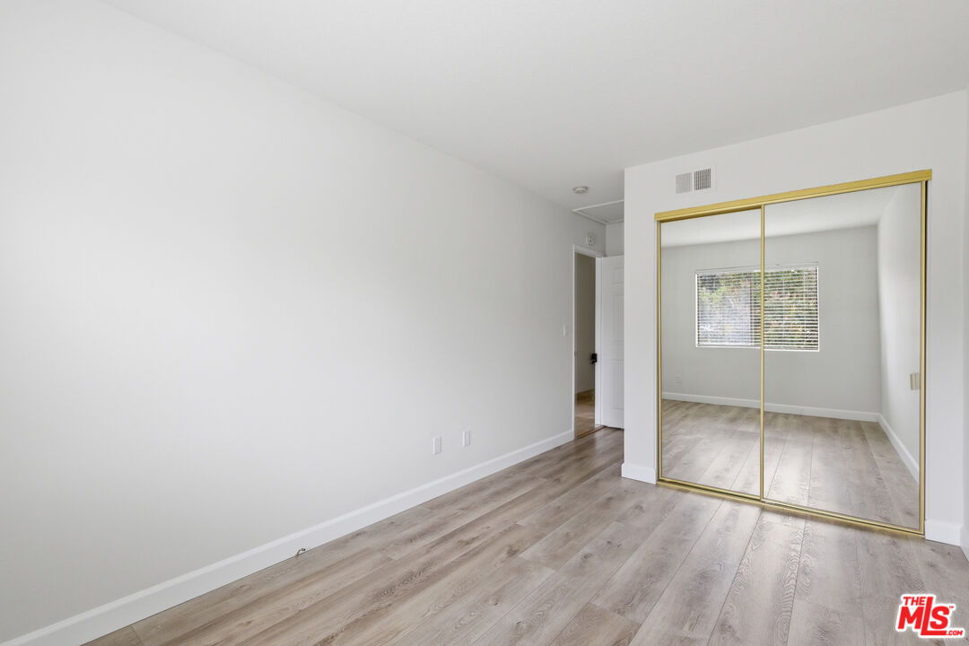 18136 Oxnard St Unit: 39
