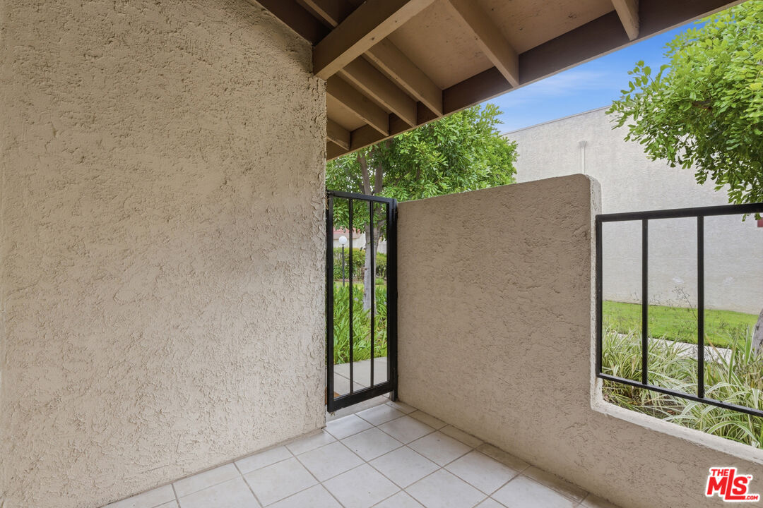 18136 Oxnard St Unit: 39