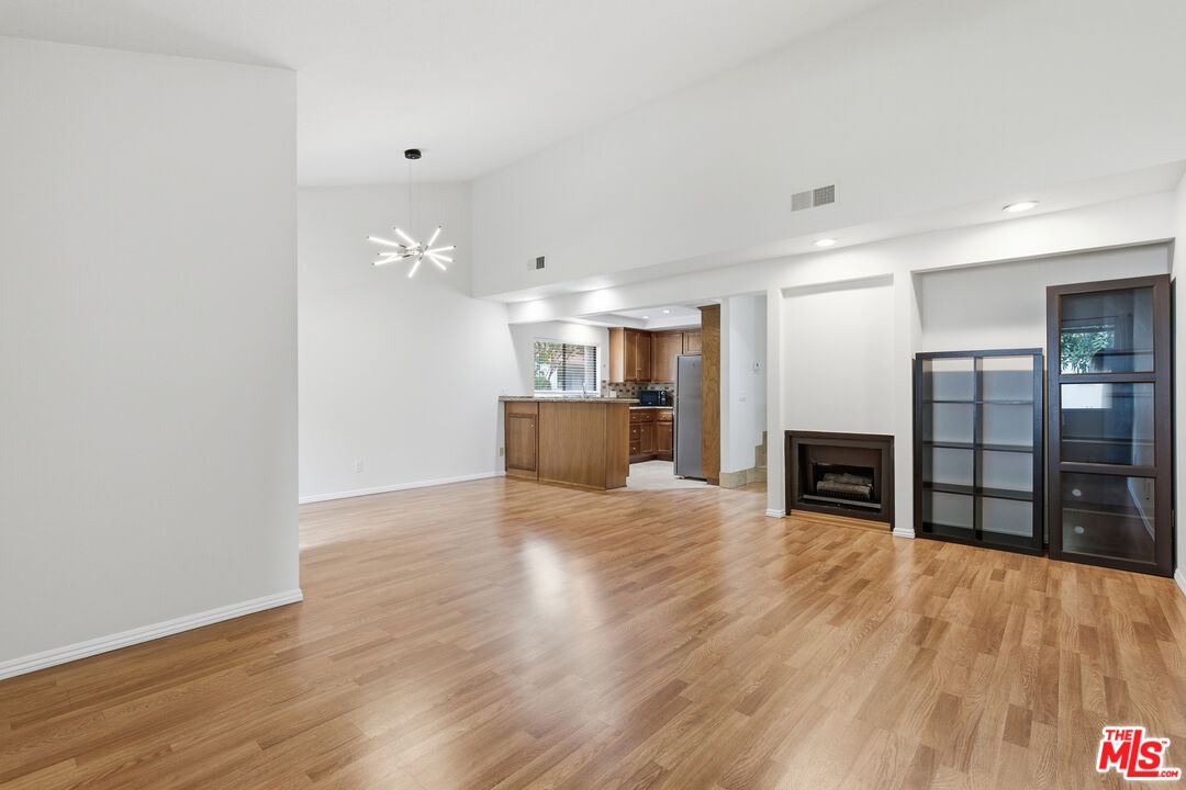18136 Oxnard St Unit: 39