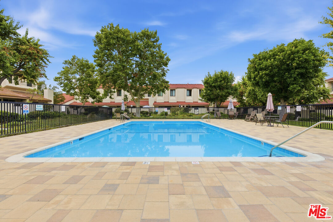 18136 Oxnard St Unit: 39