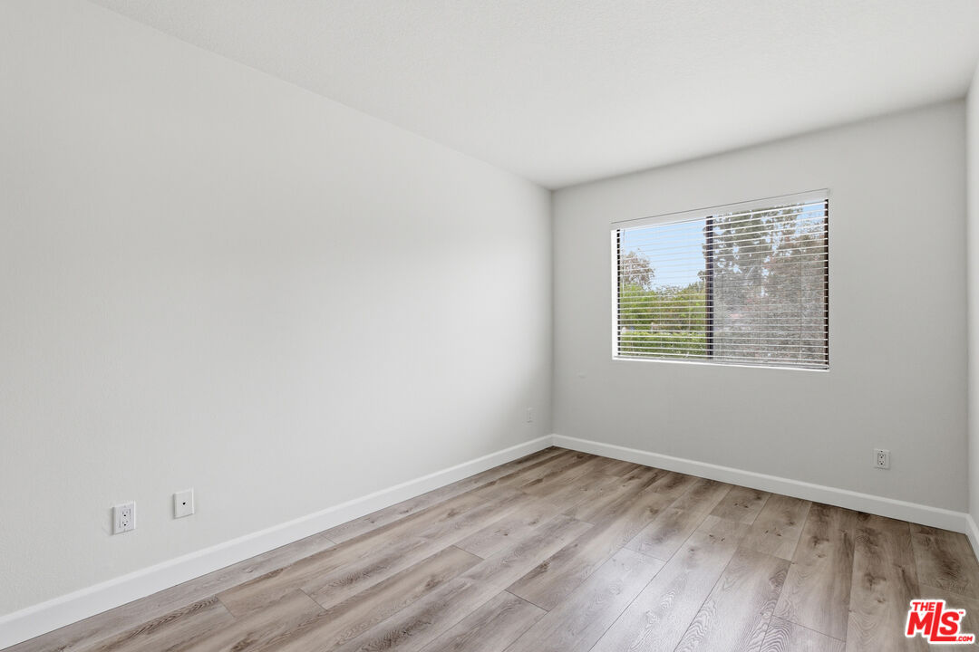 18136 Oxnard St Unit: 39