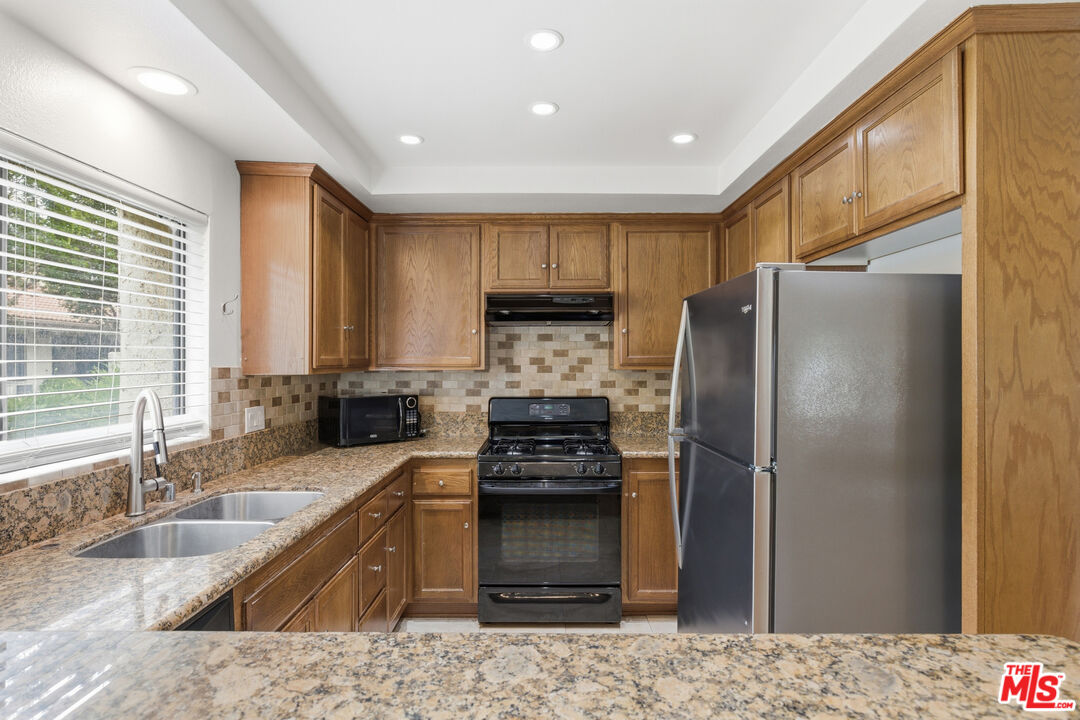 18136 Oxnard St Unit: 39