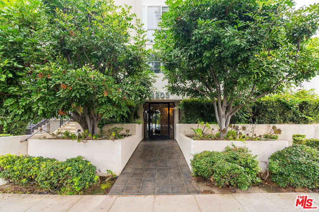 12203 Idaho Ave Unit: 103