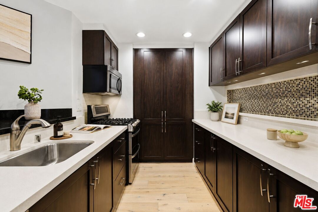 12203 Idaho Ave Unit: 103