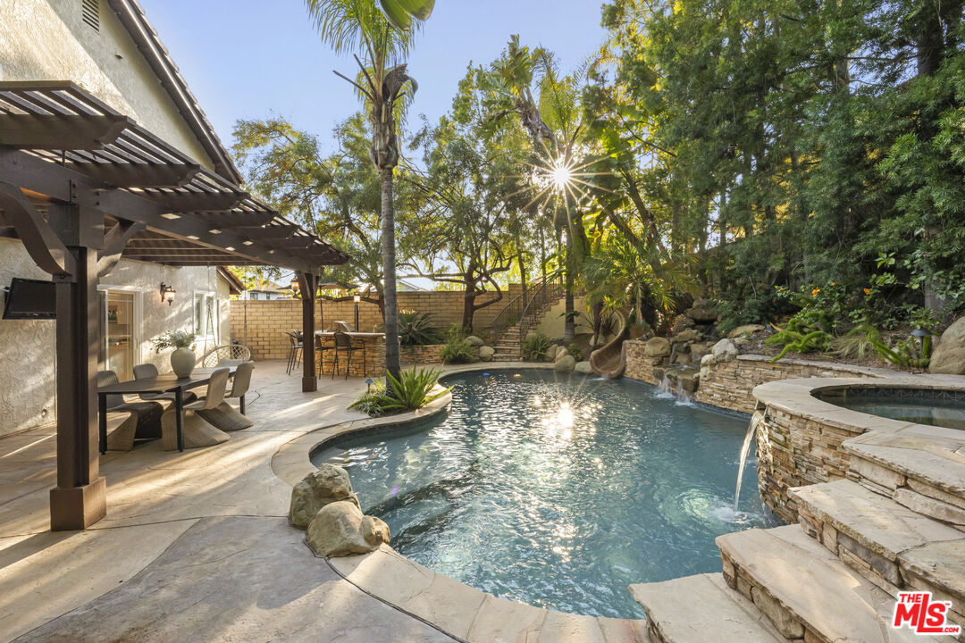 2233 Country Park Ct