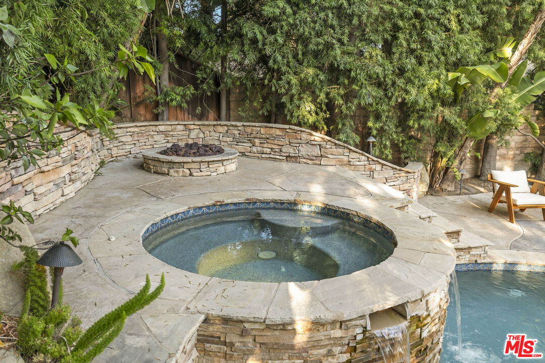 2233 Country Park Ct