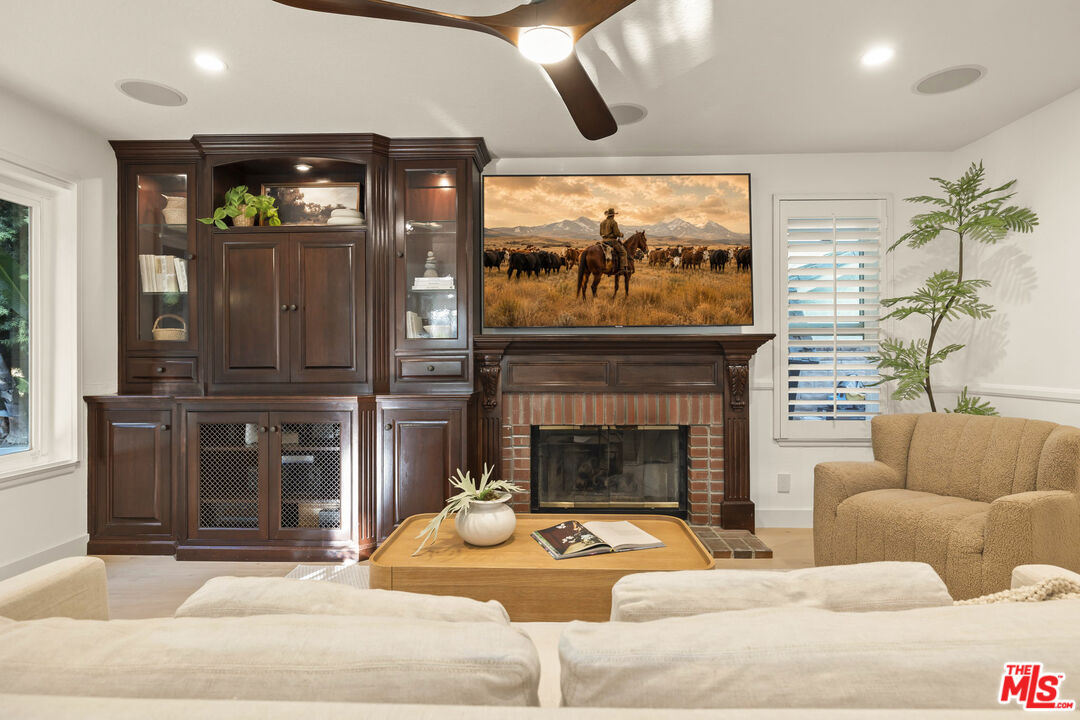 2233 Country Park Ct
