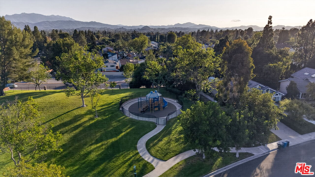 2233 Country Park Ct