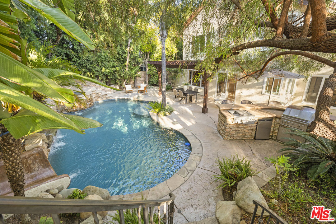 2233 Country Park Ct
