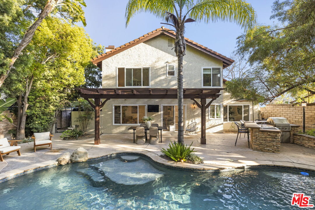 2233 Country Park Ct