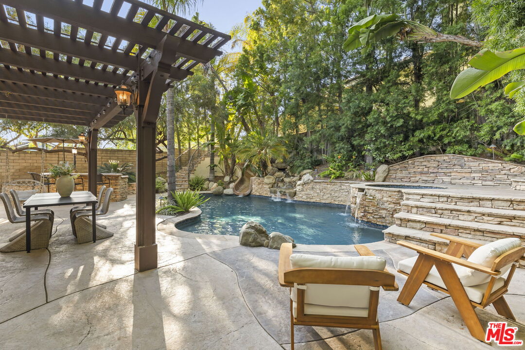 2233 Country Park Ct